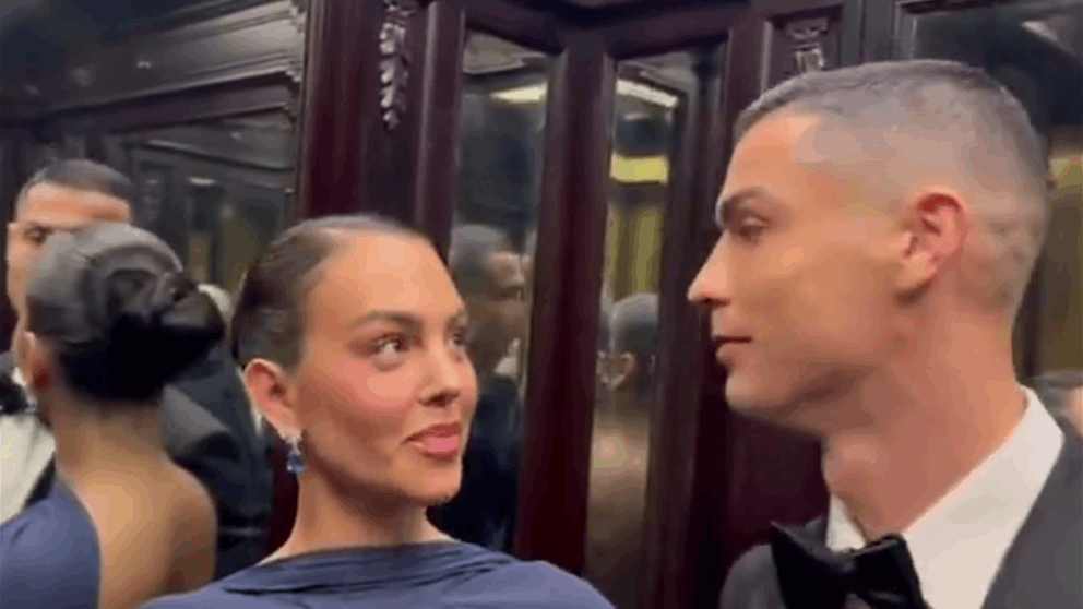 بالفيديو: نظرة... تخطف الأنظار! 