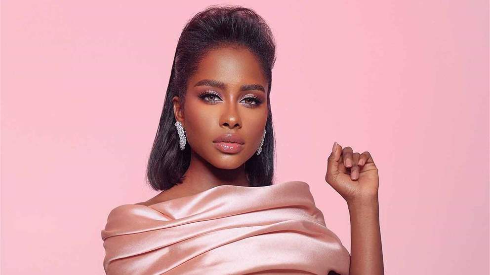 داليا مبارك تخطف الأنظار برقصة عفوية في زفاف شقيقتها