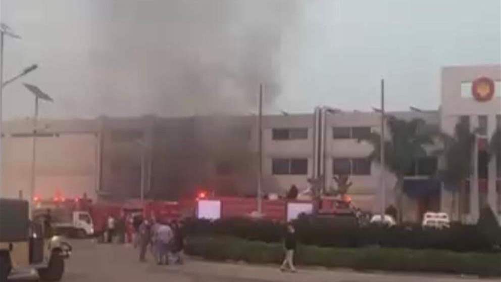 عن حريق "أنفه".. بيان للدفاع المدني (صور)