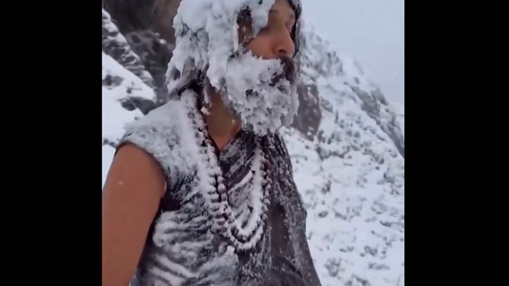 فيديو – مشهد مجنون .. يوغا وتأمل في حرارة -55