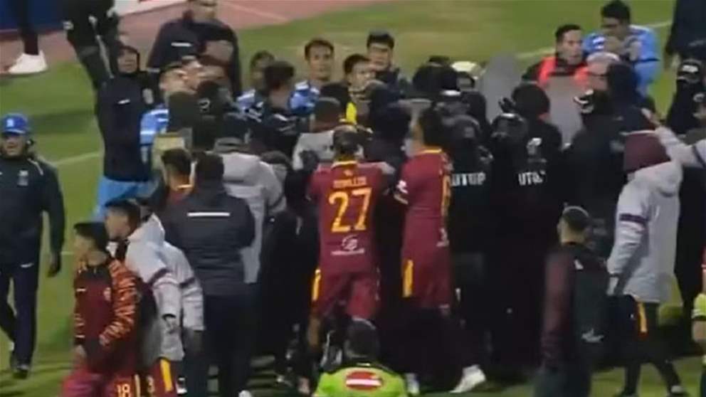 فيديو - شجار بعد مباراة في بوليفيا تخلله لكمات ورذاذ فلفل و17 حالة طرد