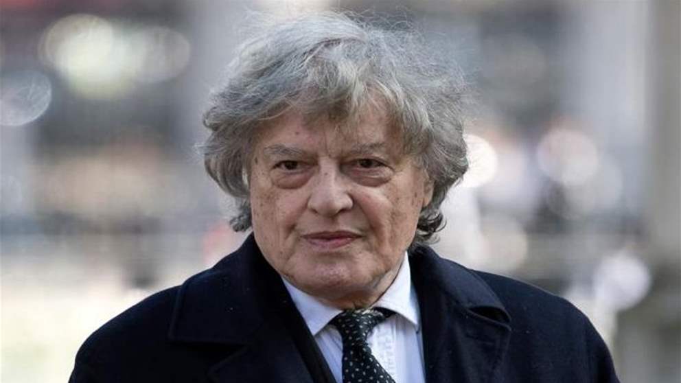 وفاة الكاتب المسرحي توم ستوبارد عن 88 عاماً بعد مسيرة استثنائية