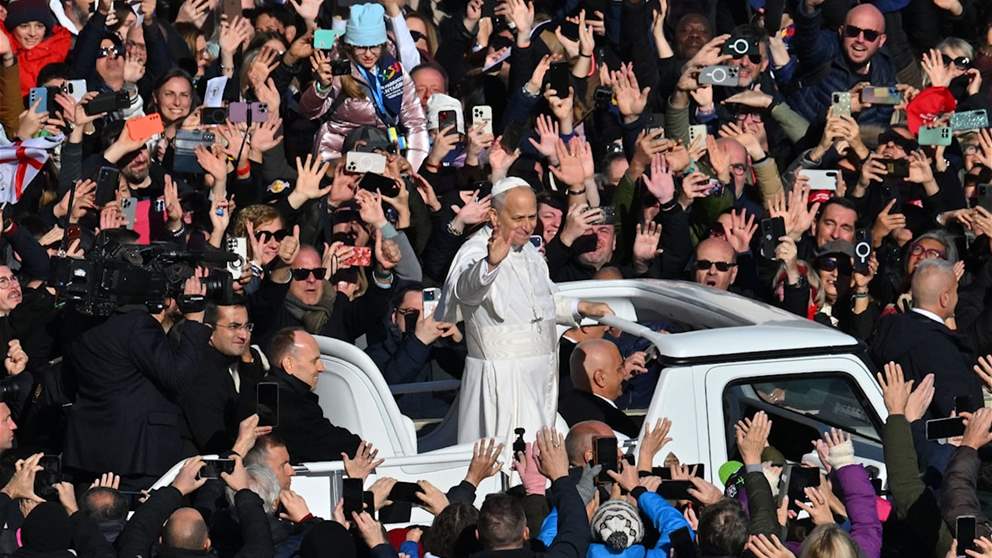 "بالزغاريد" استقبال حاشد للبابا في عنايا (شاهد الفيديو) 