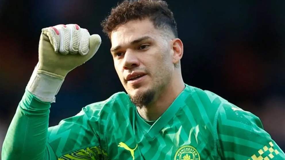 فيديو - إيدرسون يتألق في لحظة إنسانية مع طفلة صمّاء