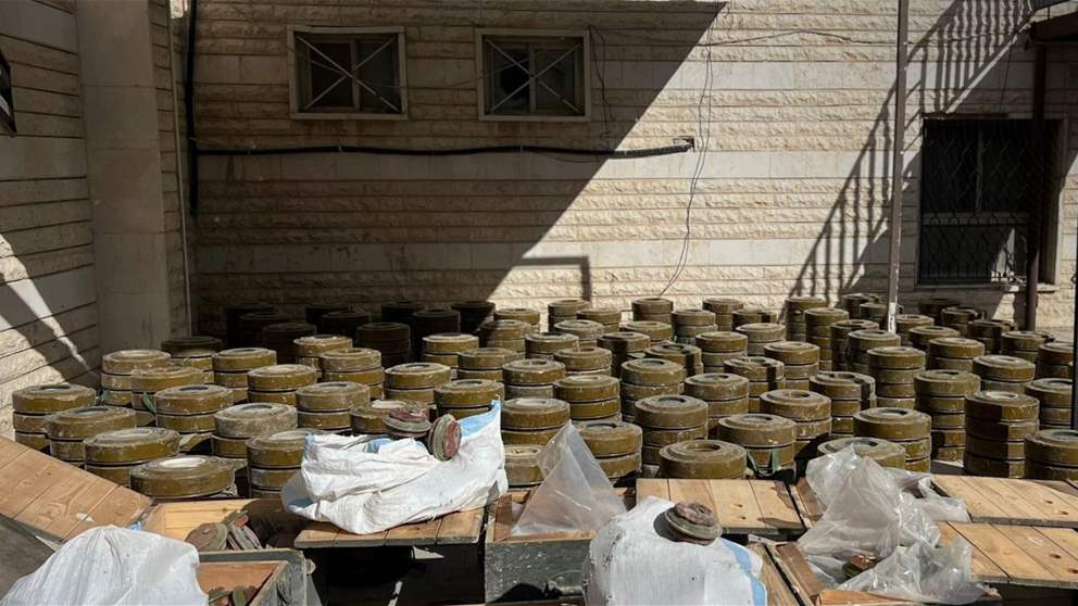 في دمشق كمية "ألغام" مهربة.. ما علاقة حزب الله؟