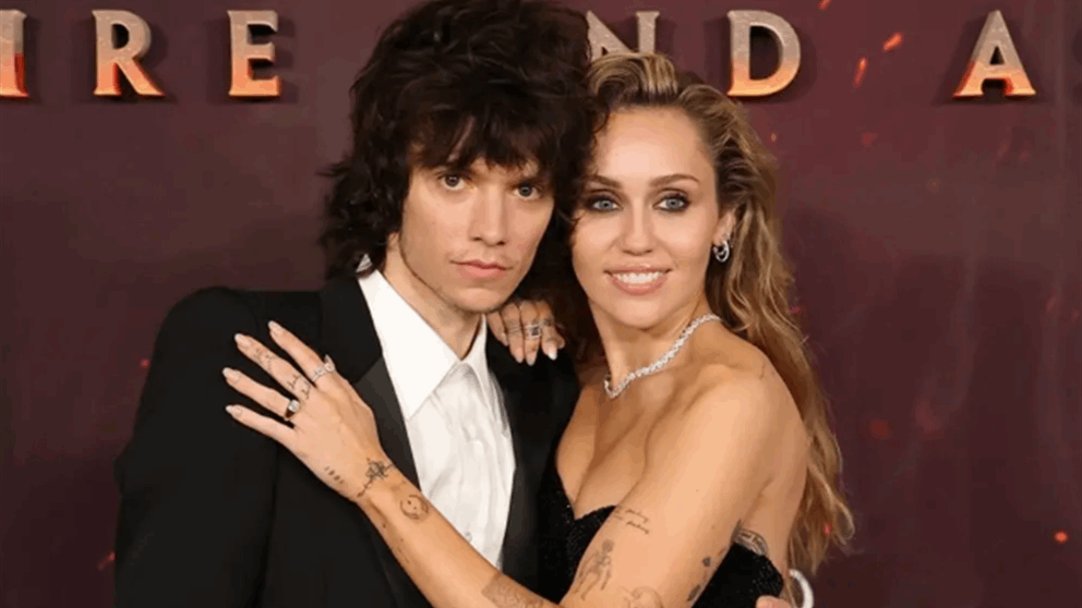 شائعات خطوبة مايلي سايرس تتصدر المنصّات… وخاتم لافت يشعل التكهنات حول زواج قريب