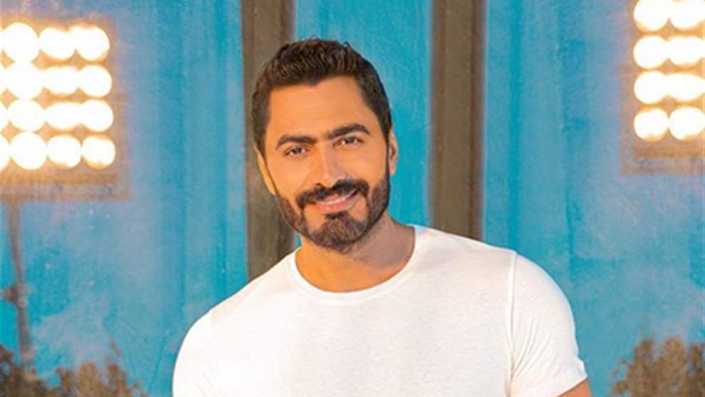 قلق كبير بعد انتشار فيديو لتامر حسني غير قادر على المشي عقب جراحة في الكلى