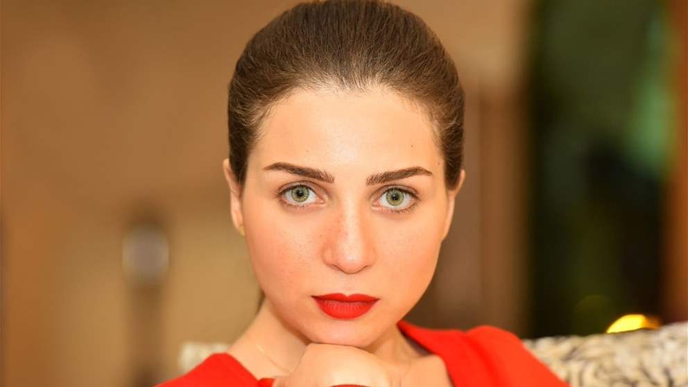 مي عز الدين تُفاجئ الجمهور برسالة مؤثرة لـ سوسن بدر بعد زواجها