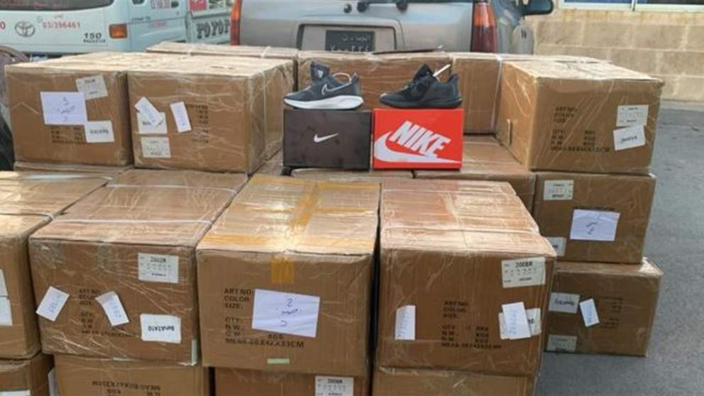 أحذية مهربة.. الجمارك تضبط "بيك آب"!