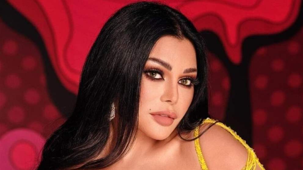 هيفاء وهبي تخطف الأنظار في دبي وحقيبة يدها الفاخرة تثير ضجة