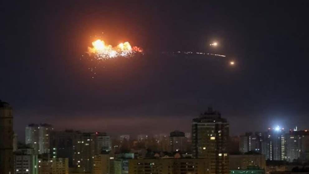 ليلًا.. روسيا تشنّ هجومًا بالمسيرات على كييف