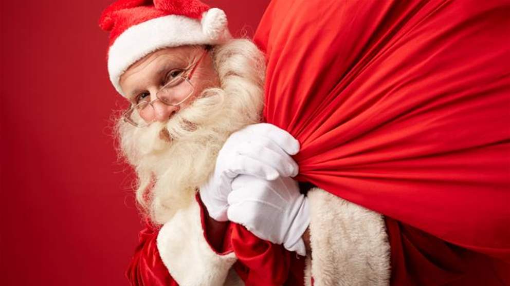 "سانتا الجديد" في المنصورية.. وهدايا للأطفال