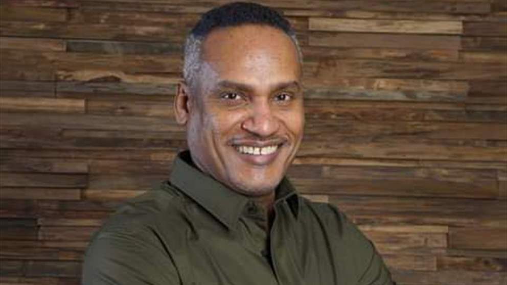 عرض الفنان السوداني محمد تروس في كمبالا يثير جدلا واسعا