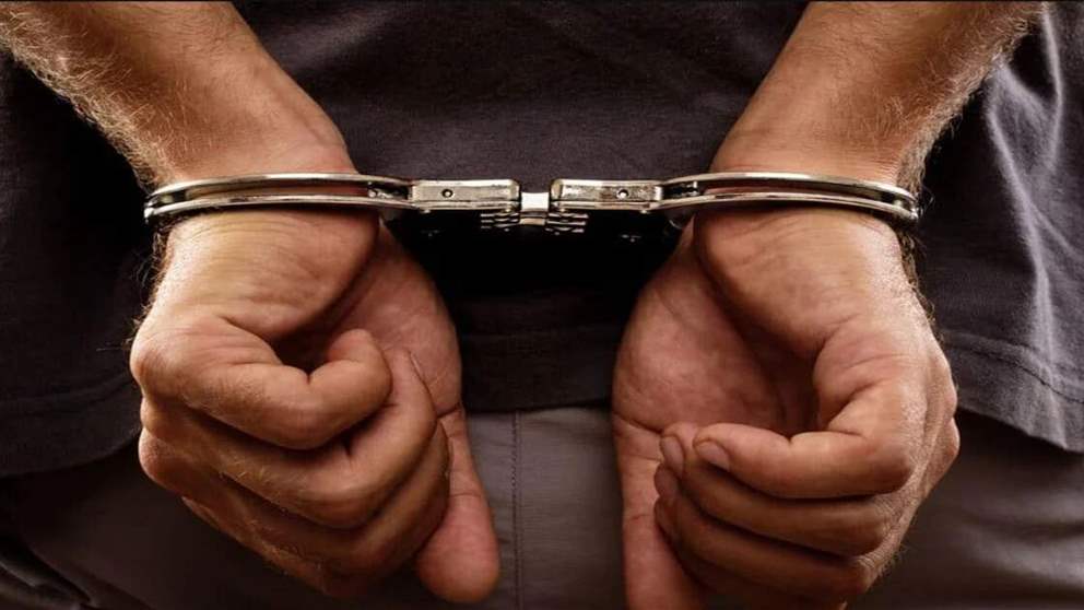 يروج المخدرات في نهر الموت..  فأسقطه الكمين