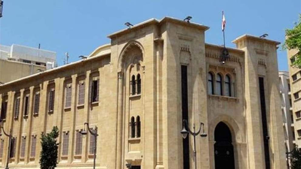 "تكتل الاعتدال" يترنح ونائب جديد ينسحب.. بصمات أبو عمر حاضرة!