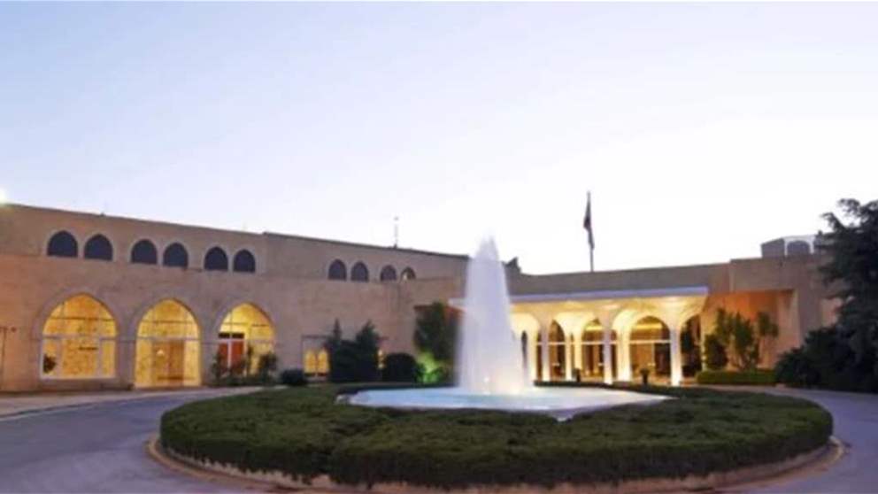 على خلفية السلاح.. هل اشتعلت بين الرئيس والوزير؟ - شاهد الفيديو