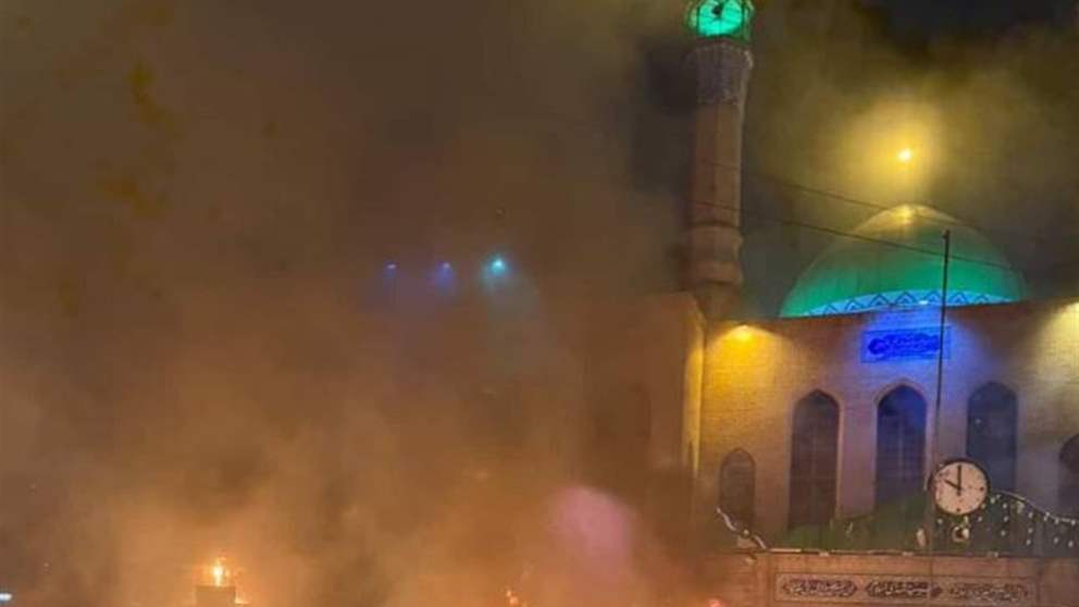 في ايران.. إضرام النار بمبنى بلدية! (فيديو)