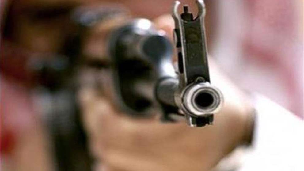 بسبب تسابق على الزبائن.. اشتباك بين تجار مخدرات