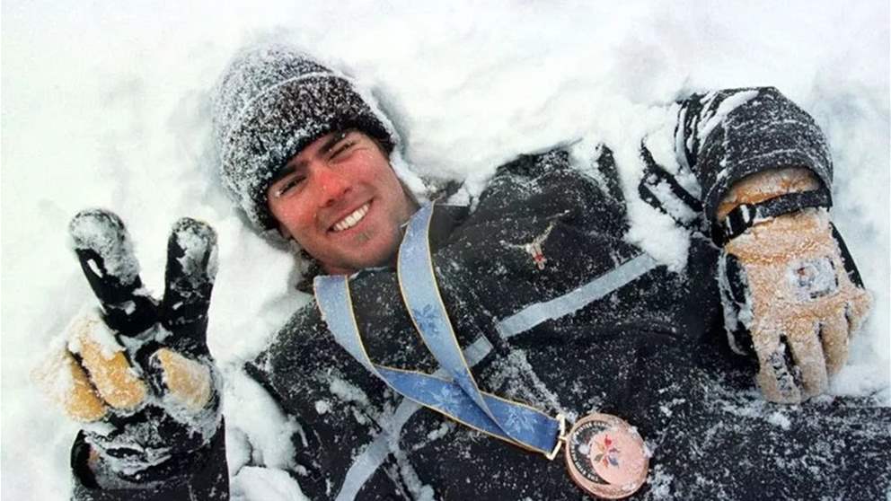 انهيار ثلجي يودي بحياة بطل أولمبي