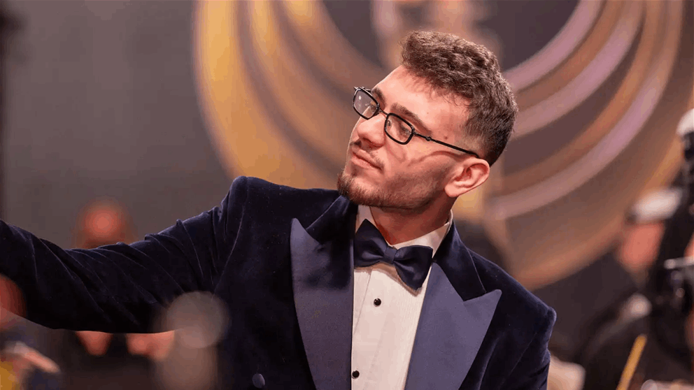 محمد فضل شاكر يعلن حمل زوجته خلال تكريمه في Joy Awards