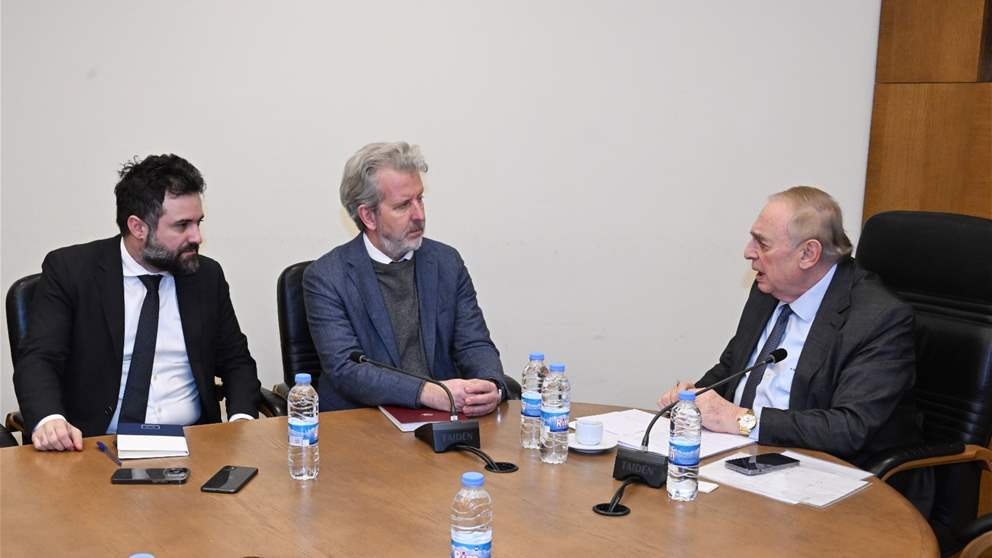 البستاني يبحث الاتفاقيات مع الصين وقانون الانتظام المالي مع الاتحاد الأوروبي