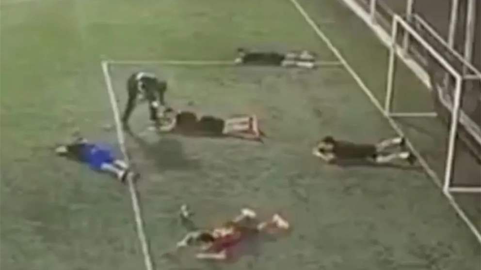 مسلحون يقتلون 3 أشخاص خلال مباراة كرة قدم 