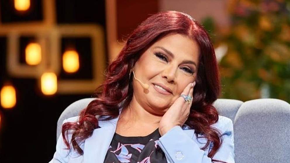 صباح الجزائري تقبل يد منى واصف وفيديو مؤثر يجمعهما يتصدر