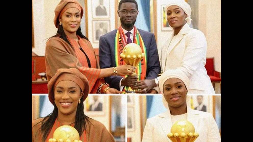 الرئيس السنغالي احتفل بلقب أمم أفريقيا مع زوجتيه