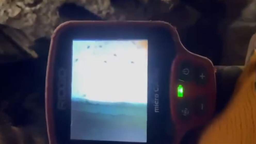 بالفيديو - العثور على طفلة ما زالت على قيد الحياة ويجري الآن إنقاذها من تحت الركام