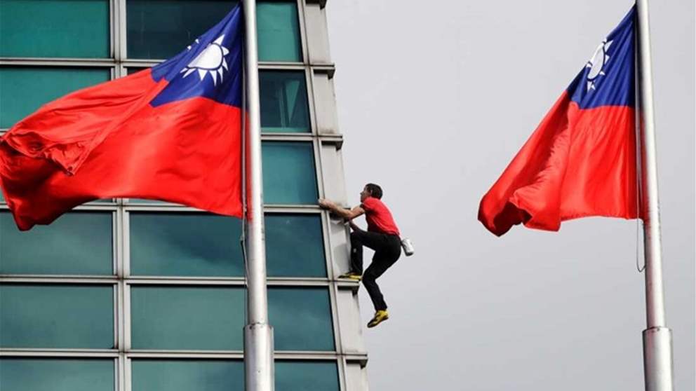 فيديو - أليكس المجنون تسلق "تايبيه 101" دون معدّات أمان