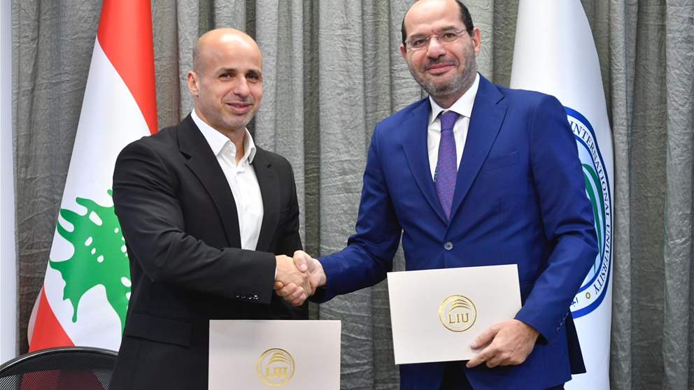 "الإنسان هو الاستثمار الأسمى".. مراد خلال حفل توقيع بروتوكول تعاون: صندوق الزكاة يحفظ الكرامة