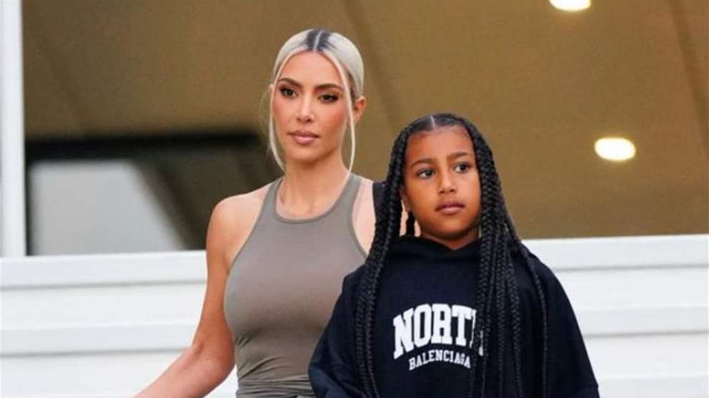 ابنة كيم كارداشيان ترد بسخرية على منتقدي أسنانها السوداء 