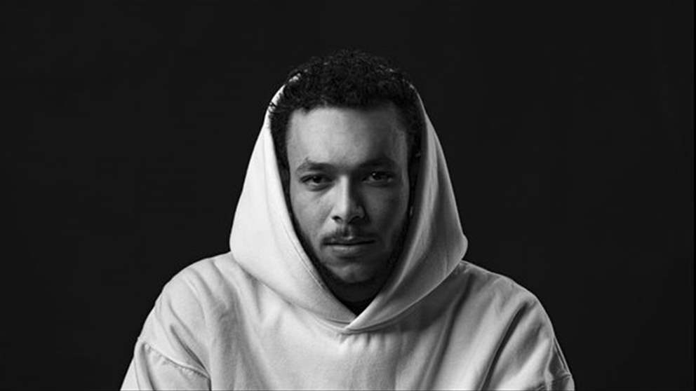 ويجز يحذف جميع منشوراته بعد أيام قليلة من زواجه.. فهل اعلن اعتزاله؟