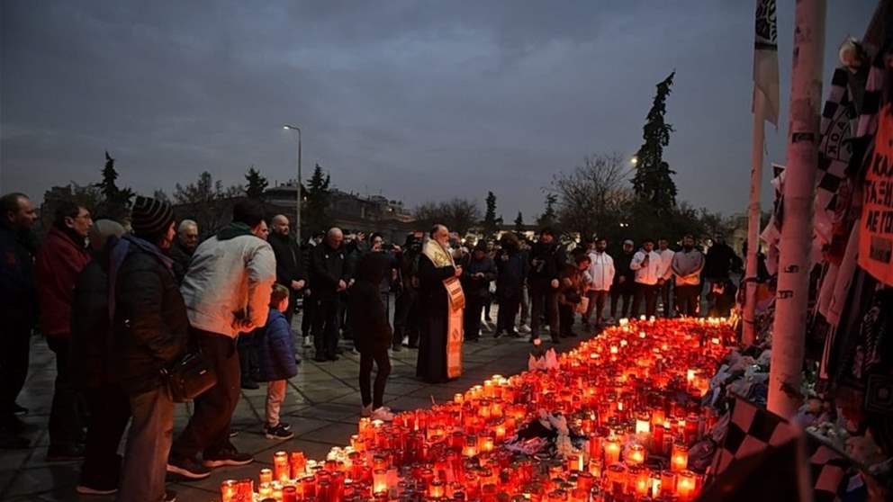 فيديو - وداع مهيب لضحايا باوك السبعة