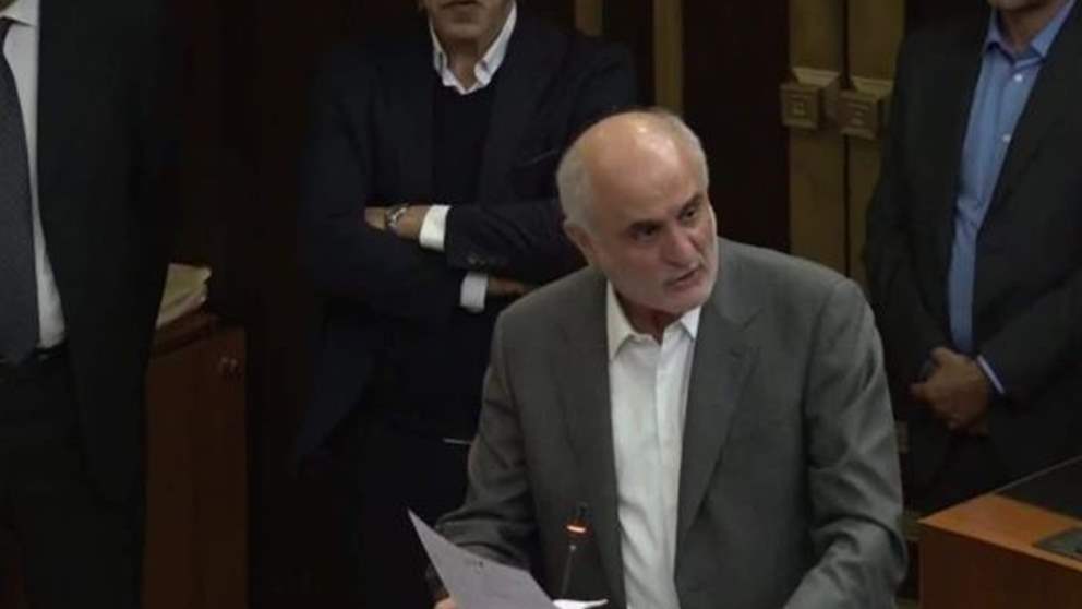 سلسلة الرواتب.. بين فوضى خليل وضبط جابر (تقرير)