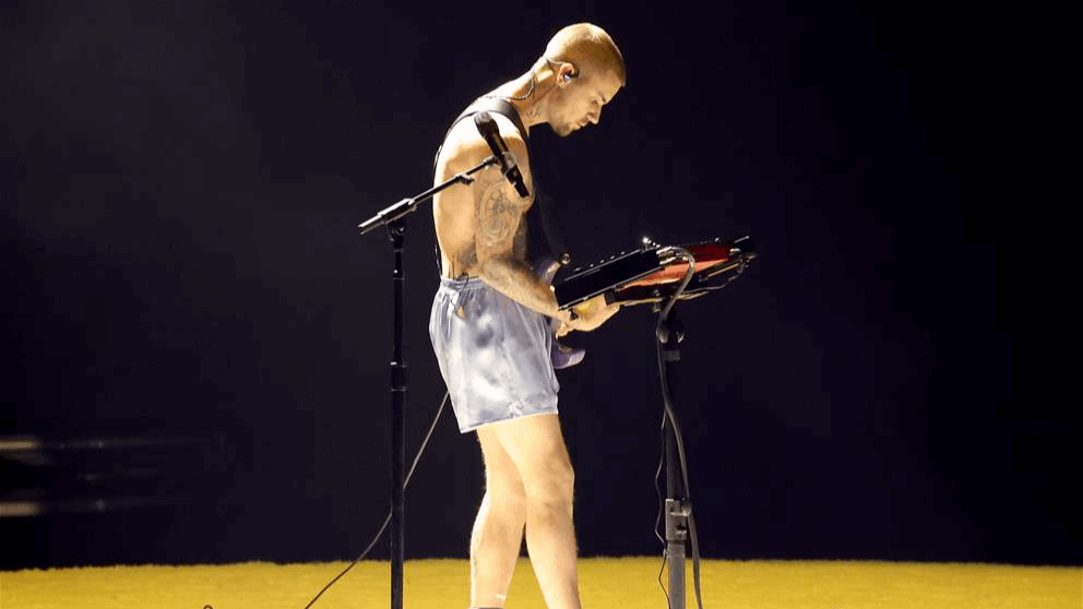 اطلالات غريبة في حفل غرامي 2026 تتصدر ابرزها جاستين بيبير و هايدي كلوم