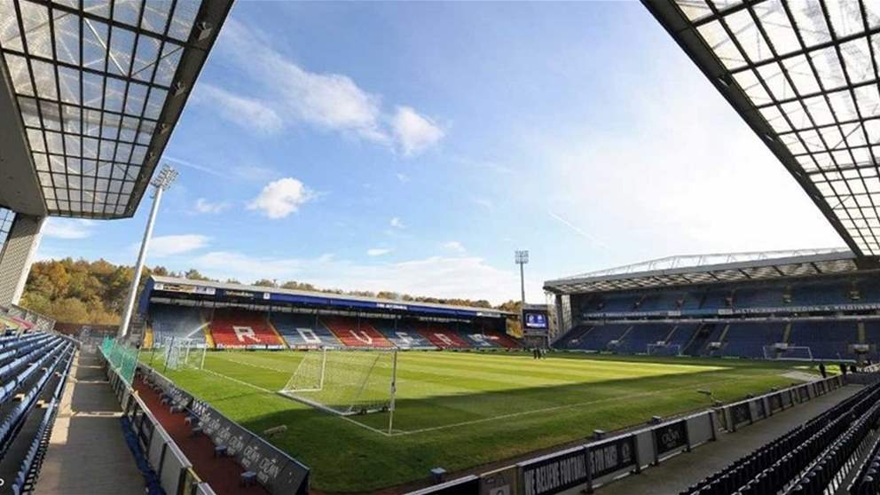 فيديو - "مباراة الحزن" في إيوود بارك .. قصة المدرجات الخاوية 