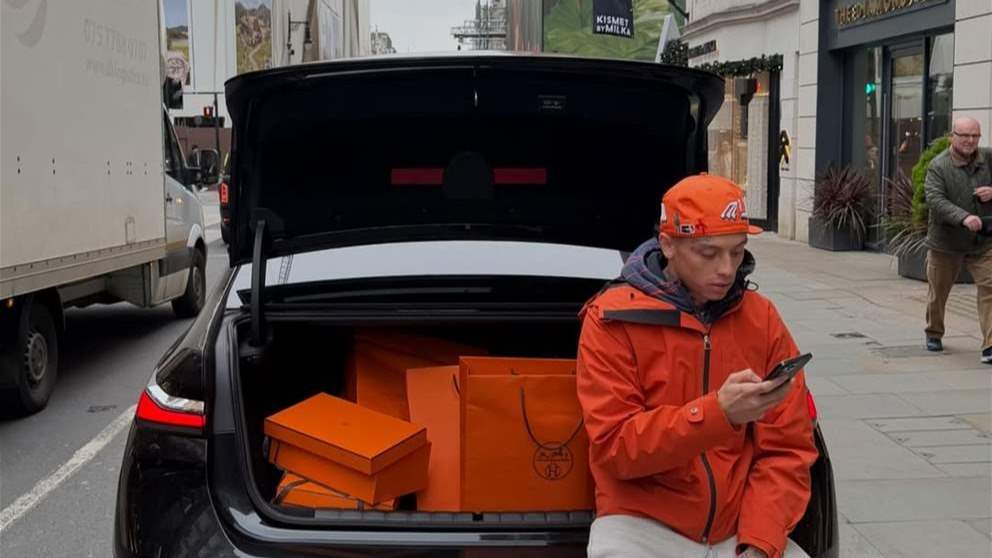 الرابر البريطاني " سنترال سي " يعلن اعتناقه الإسلام وينطق الشهادة في بث مباشر