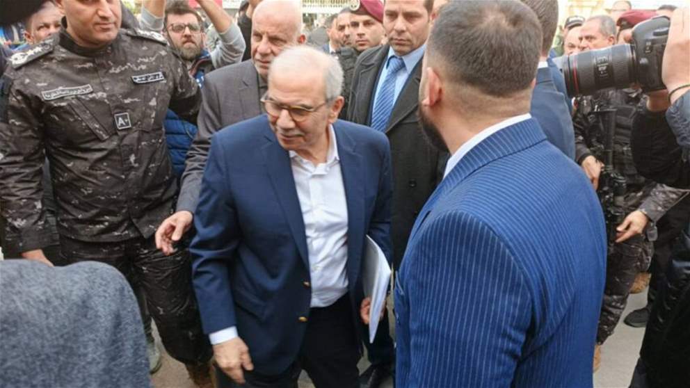 بالأرز والورد.. استقبال الرئيس سلام في بلدة يارين الحدودية (فيديو)