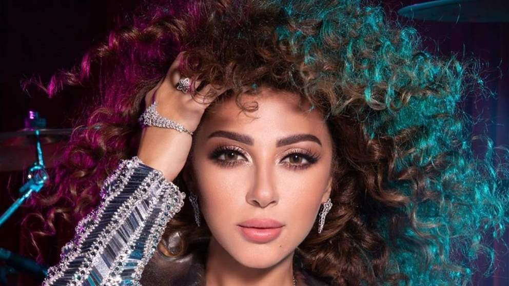 إطلالة جريئة لـ ميريام فارس تخطف الأنظار في الرياض