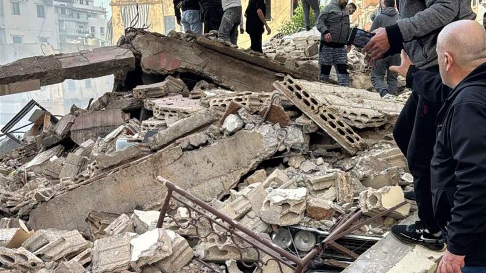 إنهيار مبنى في طرابلس (فيديو)