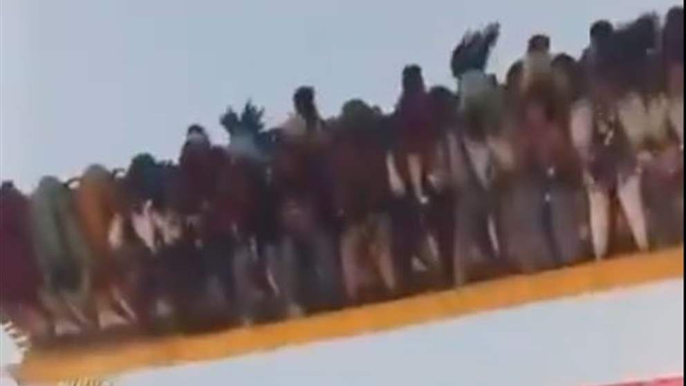 مشهد مرعب: الأرجوحة العملاقة تسقط - فيديو