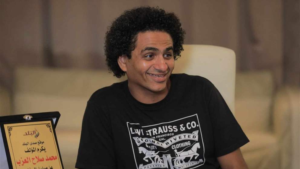  محمد صلاح العزب ينجو من حادث وشيك ويعترف انشغلت بهاتفي أثناء القيادة