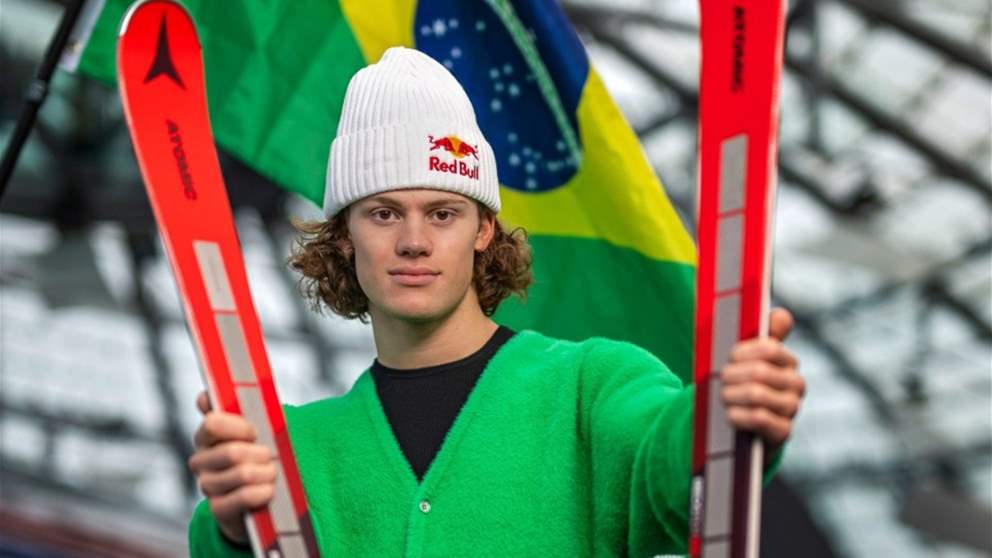 فيديو - كاتب التاريخ فوق الثلوج يرقص ببراعة احتفاء بالذهب 