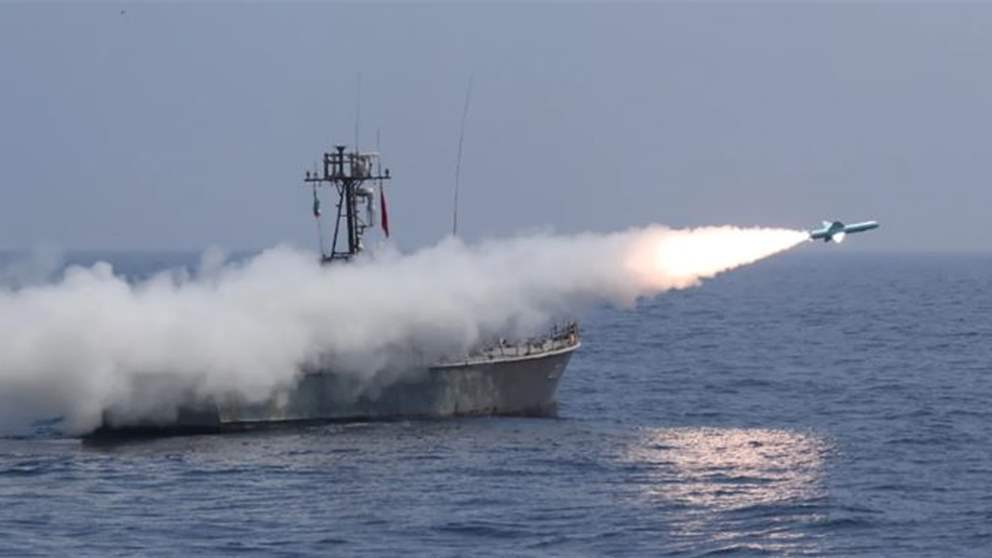 عشية المفاوضات.. استعراض للقوة في مضيق هرمز (فيديو)