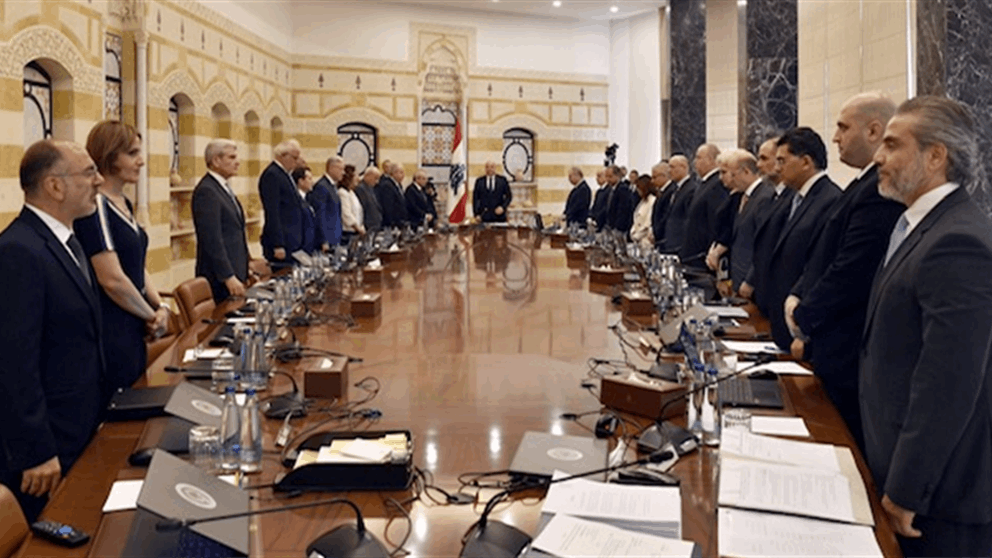  "قنبلة معيشية" في مجلس الوزراء.. وحل سهل؟ 