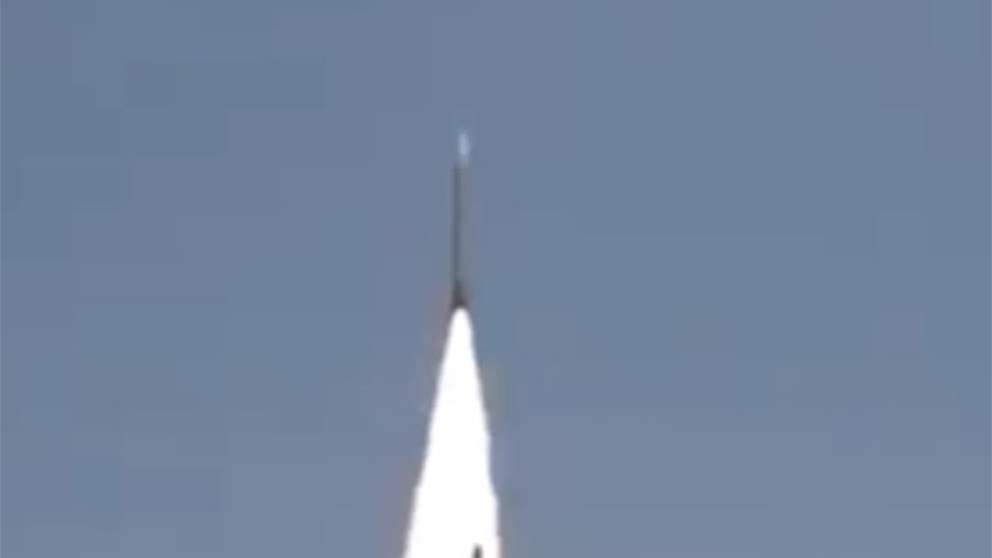 بظل التهديدات الأميركية.. ايران تكشف عن صاروخ "صياد"! 