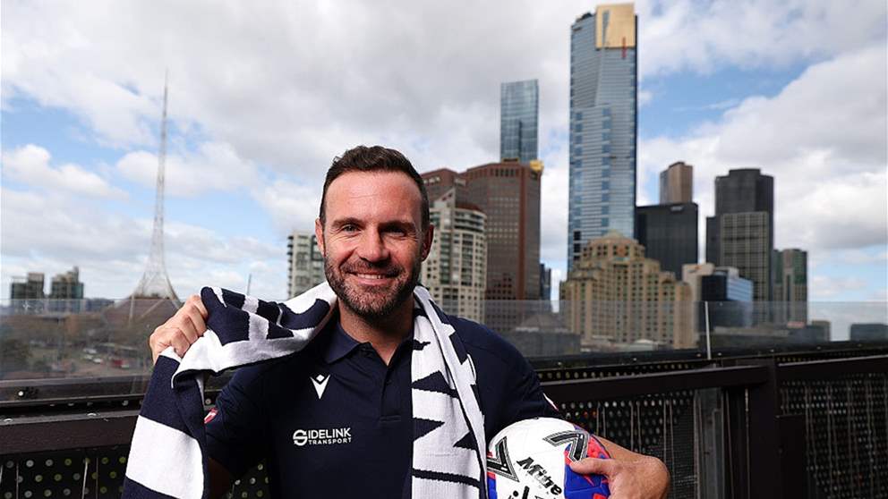 فيديو - خوان ماتا يكتب التاريخ في ديربي ملبورن بهدف مذهل