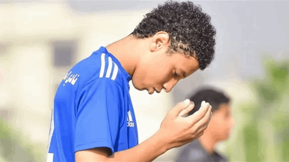 وفاة اللاعب معتصم زكريا أثناء توزيع وجبات الإفطار بحادث مروع 