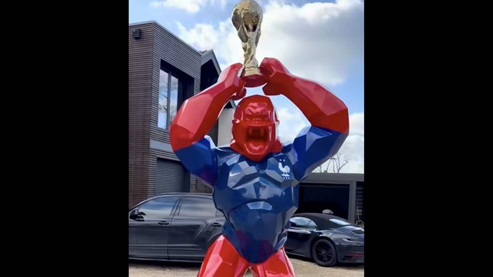 غوريلا عملاقة في منزل لوكاس هرنانديز